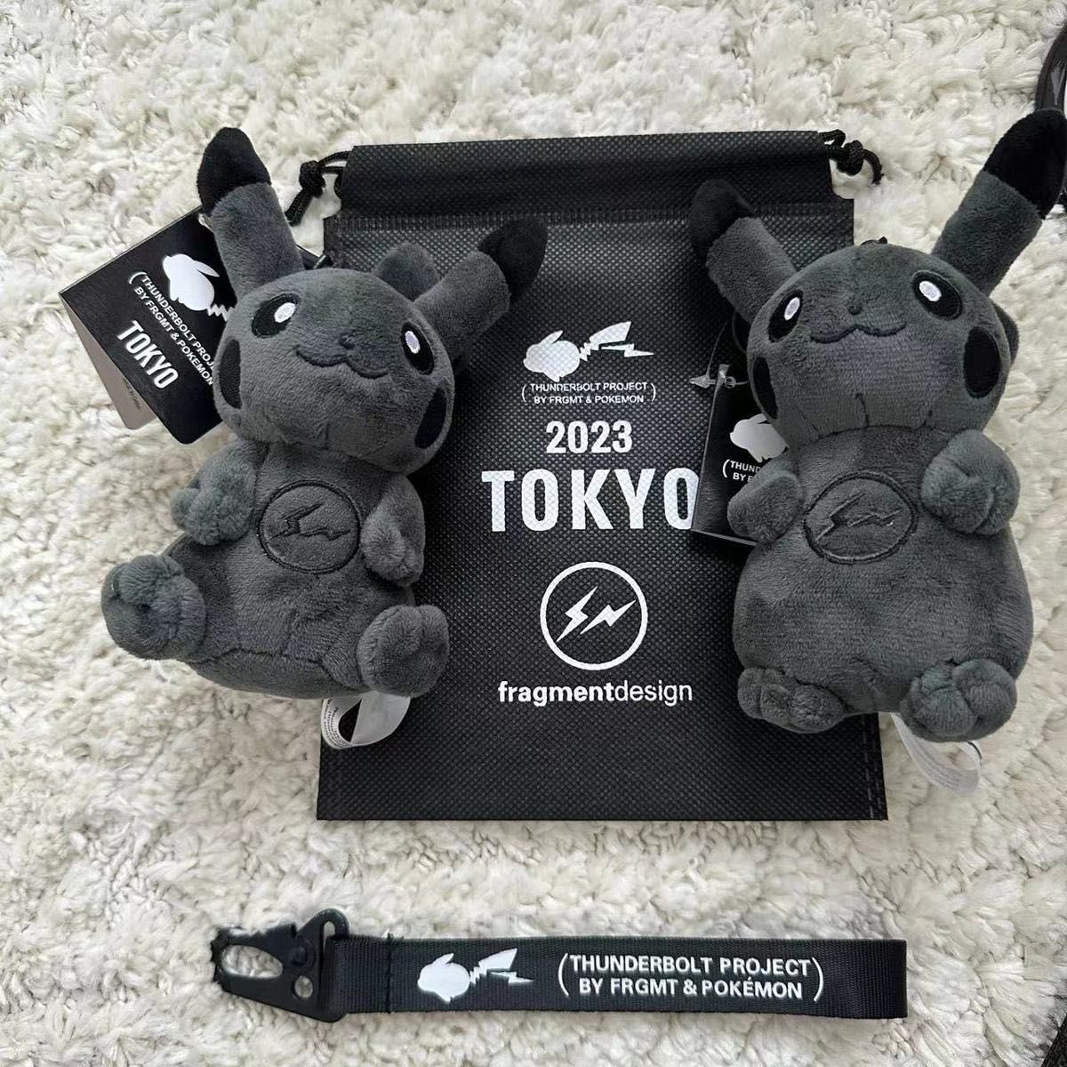 【新品未使用】Fragment × Pokémon ピカチュウ キーホルダー Fragment(藤原ヒロシ)×ポケモン コラボ ピカチュウぬいぐるみ