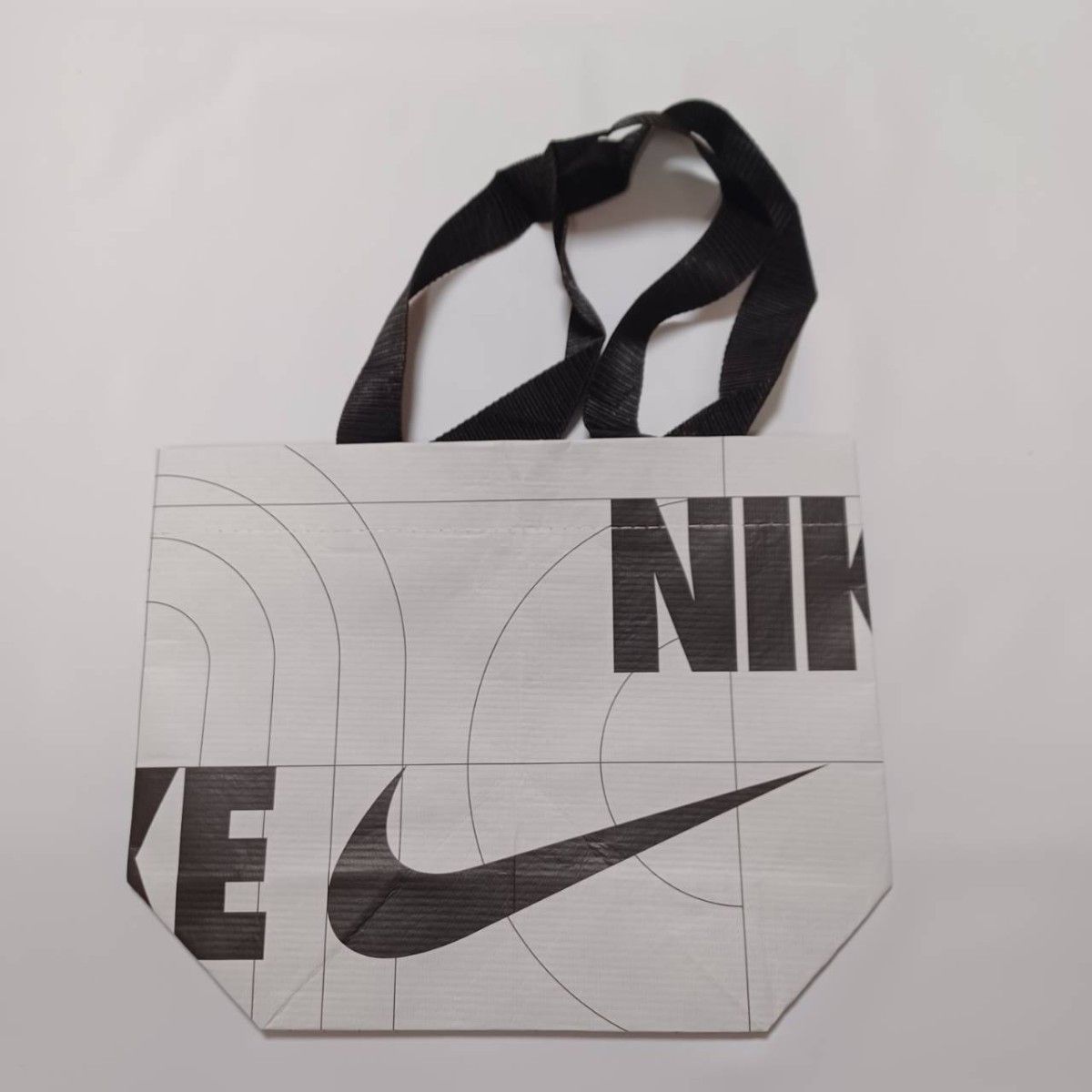 NIKE ナイキ エコバッグ トートバッグ 韓国 白 ホワイト S NIKE ナイキ エコバッグ トートバッグ 白 ホワイト Sサイズ エコ