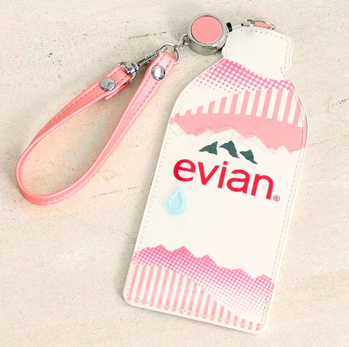 《 アフタヌーンティー エビアン (R) コードリール付き パスケース Afternoon Tea evian 定期入れ Suica PASMO オキカ ICOCA_画像1