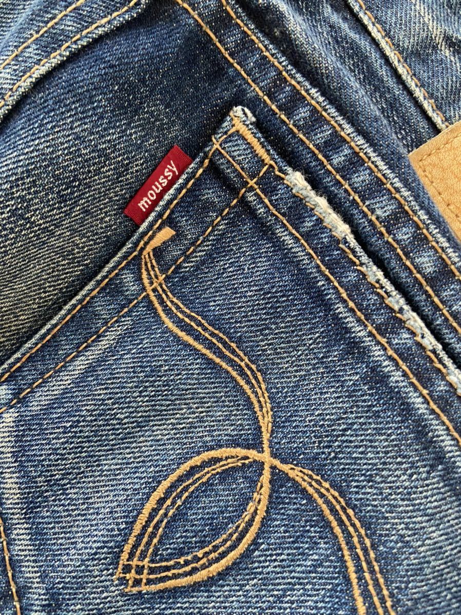 Paypayフリマ Moussy 裾ワイド デニムパンツ ブーツカット ダメージ クラッシュ インディゴ ジーンズ マウジー 定価約 Paypayフリマ Moussy 裾ワイド デニムパンツ ブーツカット ダメージ クラッシュ インディゴ ジーンズ マウジー 定価約