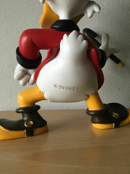 Disney　ディズニー　ミッキーマウス　ドナルド　スクルージ　限定　レア　入手困難 フィギュア　　人形