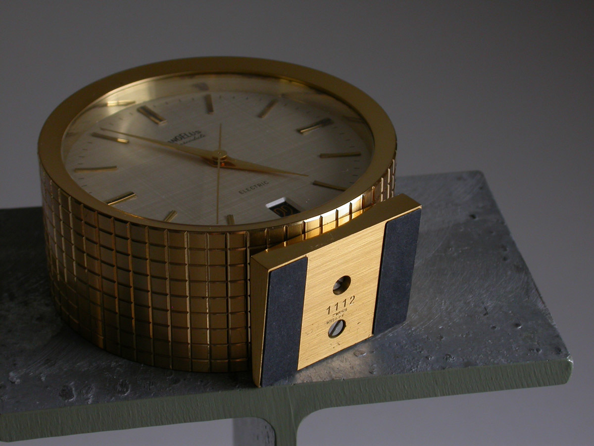 ANGELUS bracket clock 7 stone φ10cm machine (SELF WINDING)1970 period Anne jelas Switzerland SWISS MADE Date display Descodate