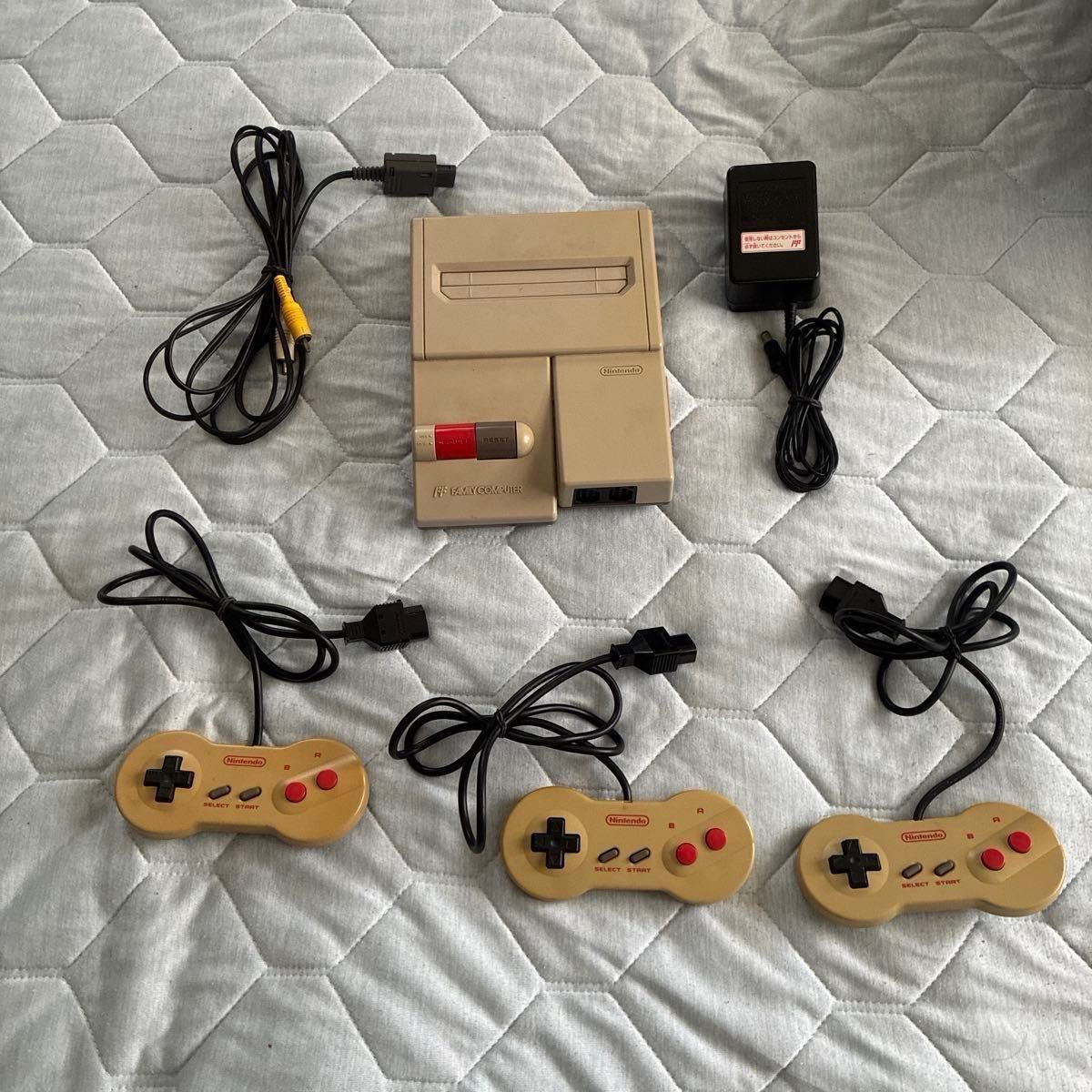 ★レア★ 任天堂 ニューファミコン ニンテンドー 任天堂 NEWファミコン 遊べるセット|Yahoo!フリマ(旧PayPay