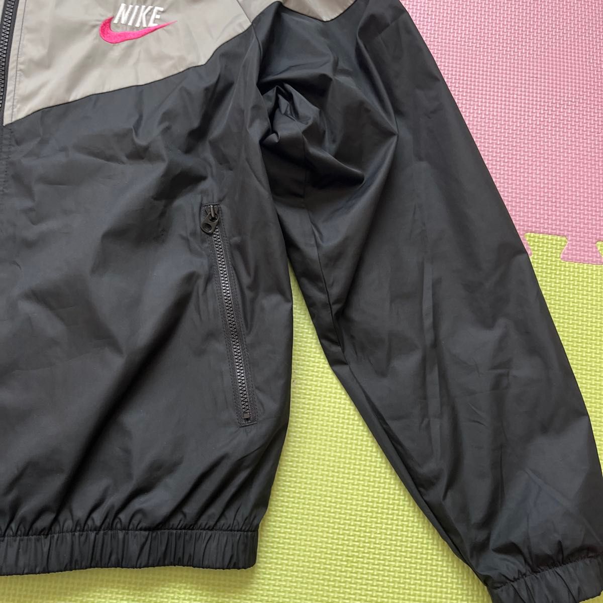 海外購入激レアデザインナイキウィンドブレーカーLサイズnenetツモリチサト ナイキ Nike 160cm(Lサイズ) フード付きウィンドブレーカー