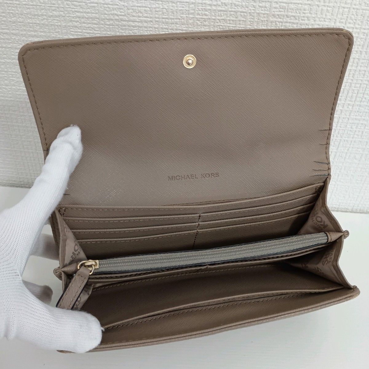 マイケルコース 長財布 二つ折り レザー ベージュ系 MICHAEL KORS マイケルコース 長財布 レザー ベージュ系 ロング