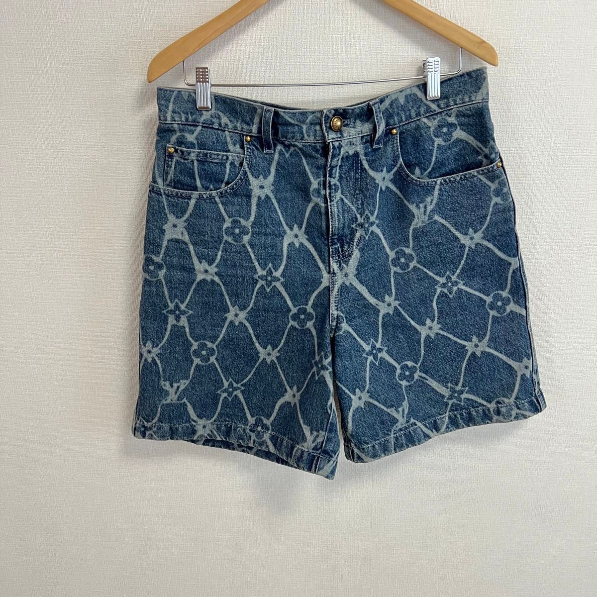 【裾がポイントに☆】Louis Vuitton デニムショートパンツ 極美品】LOUIS VUITTON ルイヴィトン デニムショートパンツ