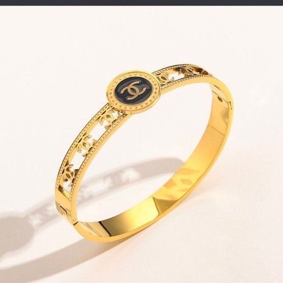 【CHANEL】華やかなシルバーの輝き♪ バングル k-2シルバーカラーバングルシャネル|Yahoo!フリマ(旧PayPay