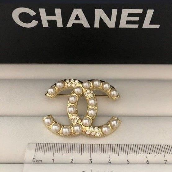 パールとビジュー★煌めくCHANEL シルバー ブローチ 80シルバーパールブローチシャネル|Yahoo!フリマ(旧PayPayフリマ)