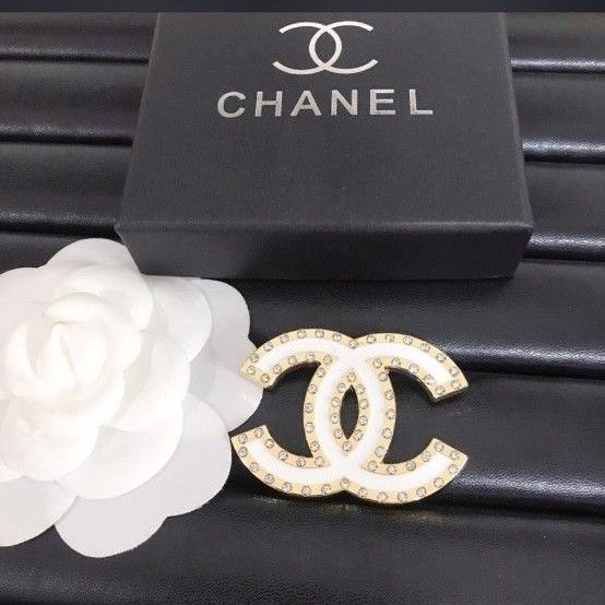 【ホワイトカラーが輝く♪】CHANEL ブローチ 86ホワイトストーンブローチシャネル|Yahoo!フリマ(旧PayPay