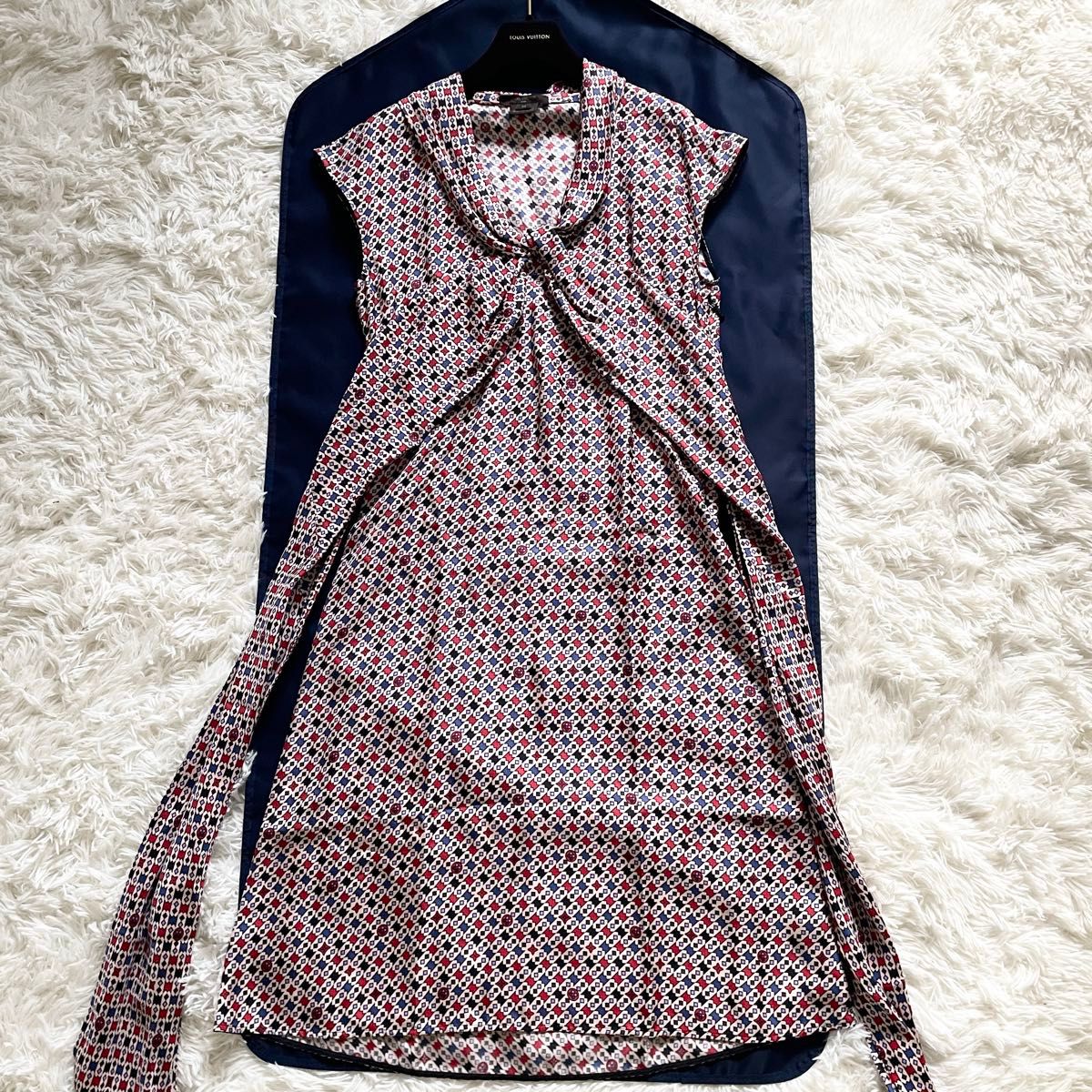 【極美品】LOUIS VUITTON カシミヤ M ロングワンピース ニット生地 極美品 LOUIS VUITTON ルイヴィトン ロングワンピース シルク100