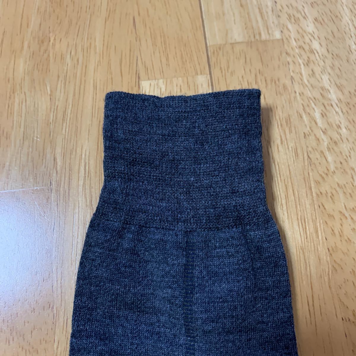 YVES SAINT LAURENT イヴサンローラン 靴下 濃い灰色 ビジネスソックス メンズ ソックス 紳士 25-26㎝ 新品 送無