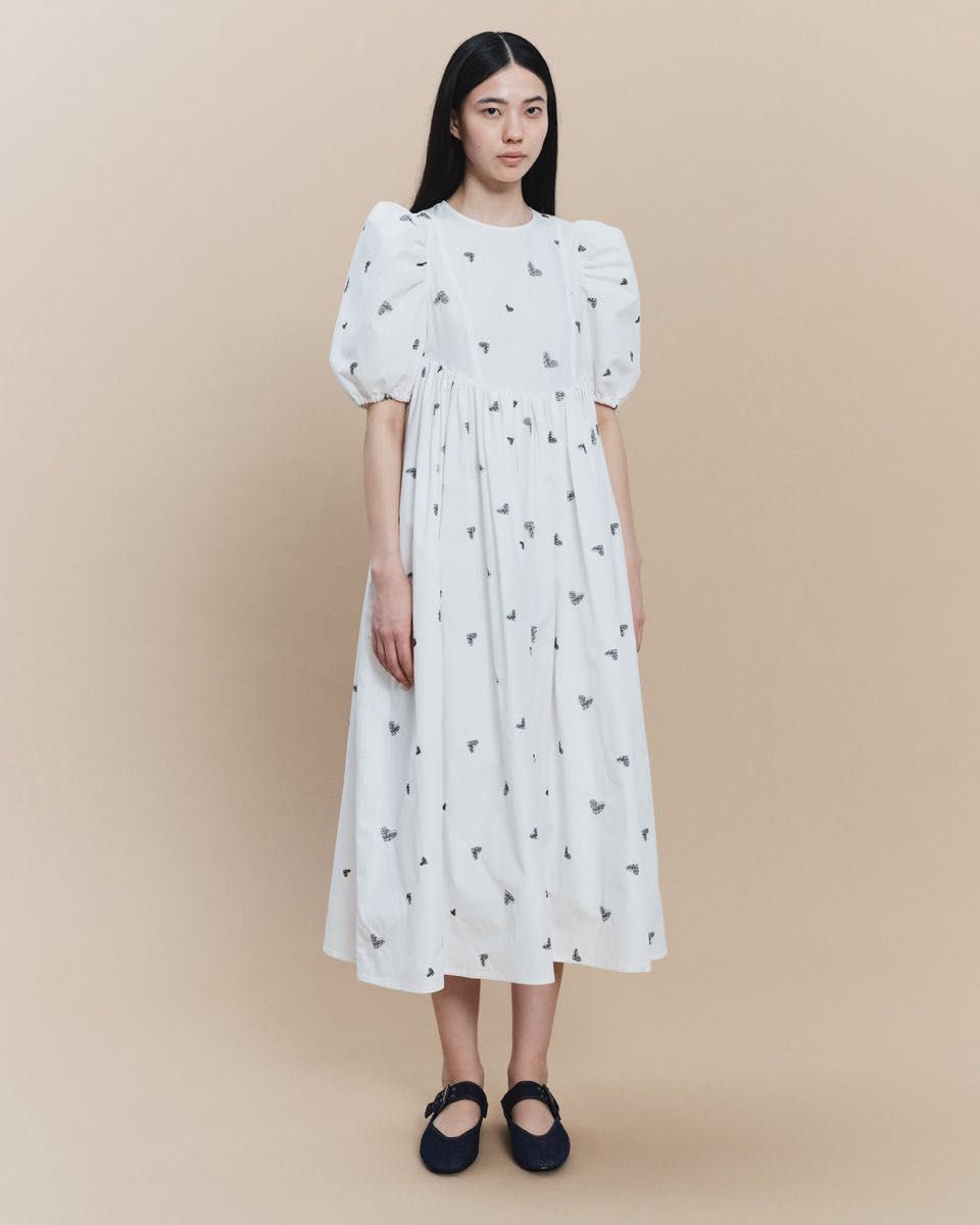 【新品未使用】Bibiy. ハート柄刺繍パフスリーブロングワンピース ホワイト 新品未使用】Bibiy ハート柄刺繍パフスリーブロングワンピース