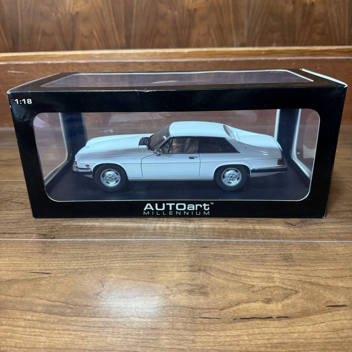 絶版未展示品 オートアート 1/18 ジャガー XJ-S ホワイト1980 絶版未展示品 オートアート 1/18 ジャガー XJ-S ホワイト1980