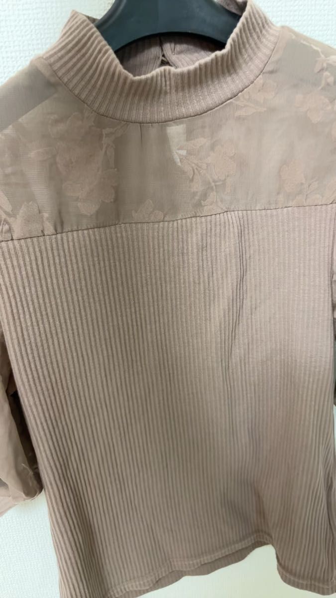 透け袖トップス