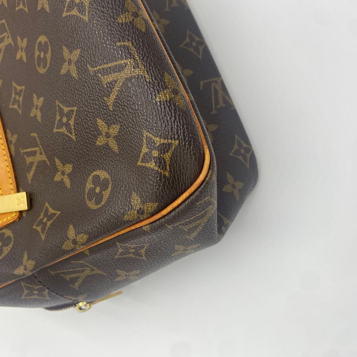 ルイ・ヴィトン シテ モノグラム ショルダーバッグ Louis Vuitton ヴィトン モノグラム シテ GM ショルダーバッグ