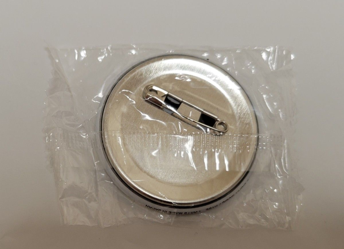 BTS ジョングク 缶バッジ ラキドロ 24個セット BTS ジョングク グク 缶バッジ 2個セット - メルカリ