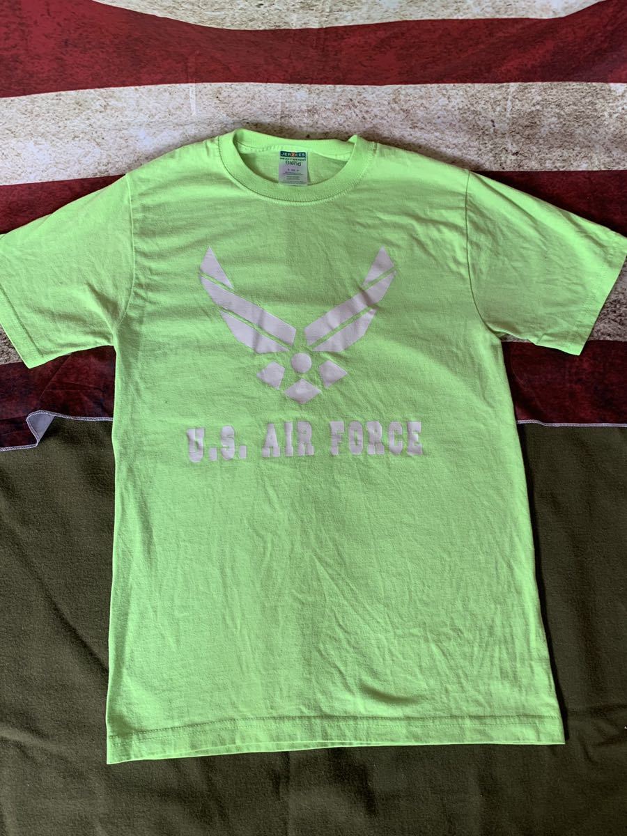 米軍 放出品 半袖 Tシャツ サイズ S U.S. AIR FORCE USA JERZEES 空軍 黄緑 蛍光 ライム ネオン カラー シンプルフロント プリント　　　T_画像2