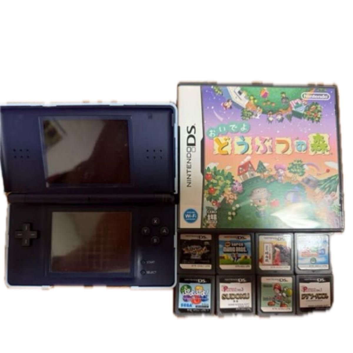 任天堂DS lite ソフト9本 必ず商品説明をご覧ください ニンテンドーDS Lite 本体 ソフト9本 まとめ売り 本体のみです