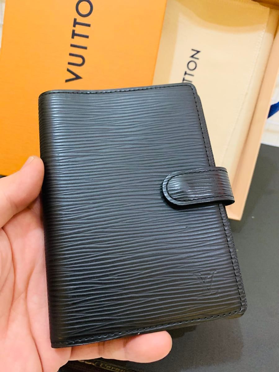 【美品】ルイヴィトン ミニサイズ 手帳カバー ブラック レザー エピ 極美品】 LOUIS VUITTON ルイヴィトン エピ 手帳カバー