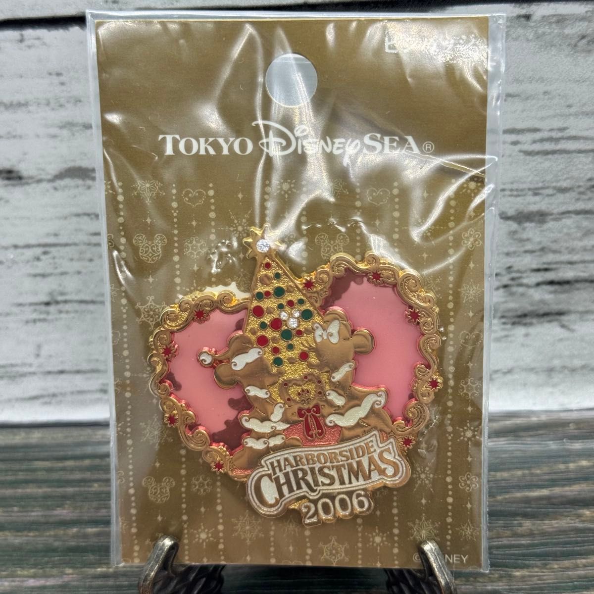 Disney クリスマス ミッキー ピンバッジ 未開封未使用 東京ディズニーシー クリスマス ピンバッジ 2006 ミッキー