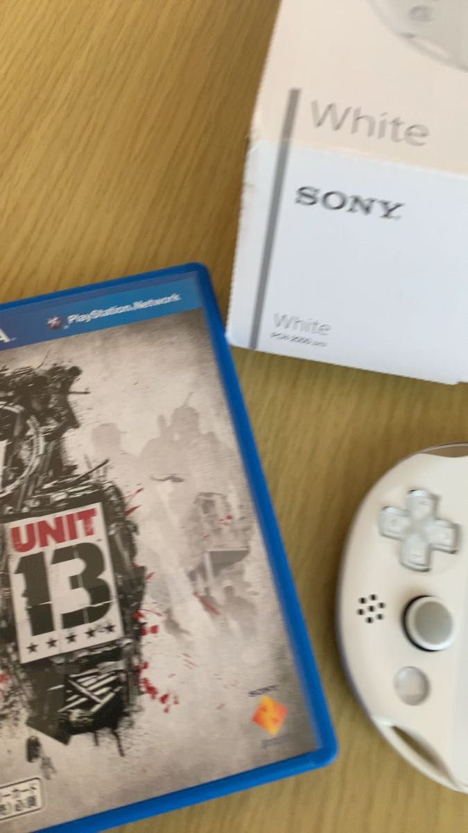 SONY PSVITA (PSP-2000)Wi-Fiモデルホワイト(美品)