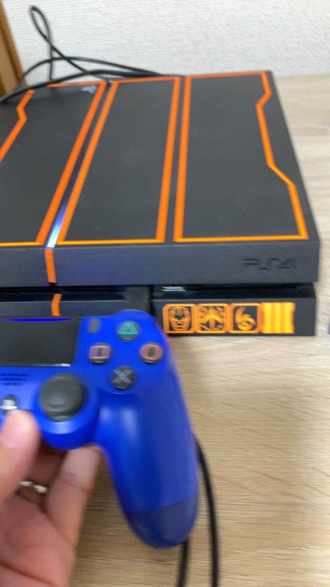 希少 SONY PS4 PRO コールオブデューティブラックオプスIII (1TB)CUHJ-10010)美品とソフト付き