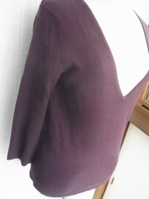 COMME CA ISM　コムサイズム パープル系のカラー　紫　深いVネック　七分袖　トップス　セーター　サイズM_画像3
