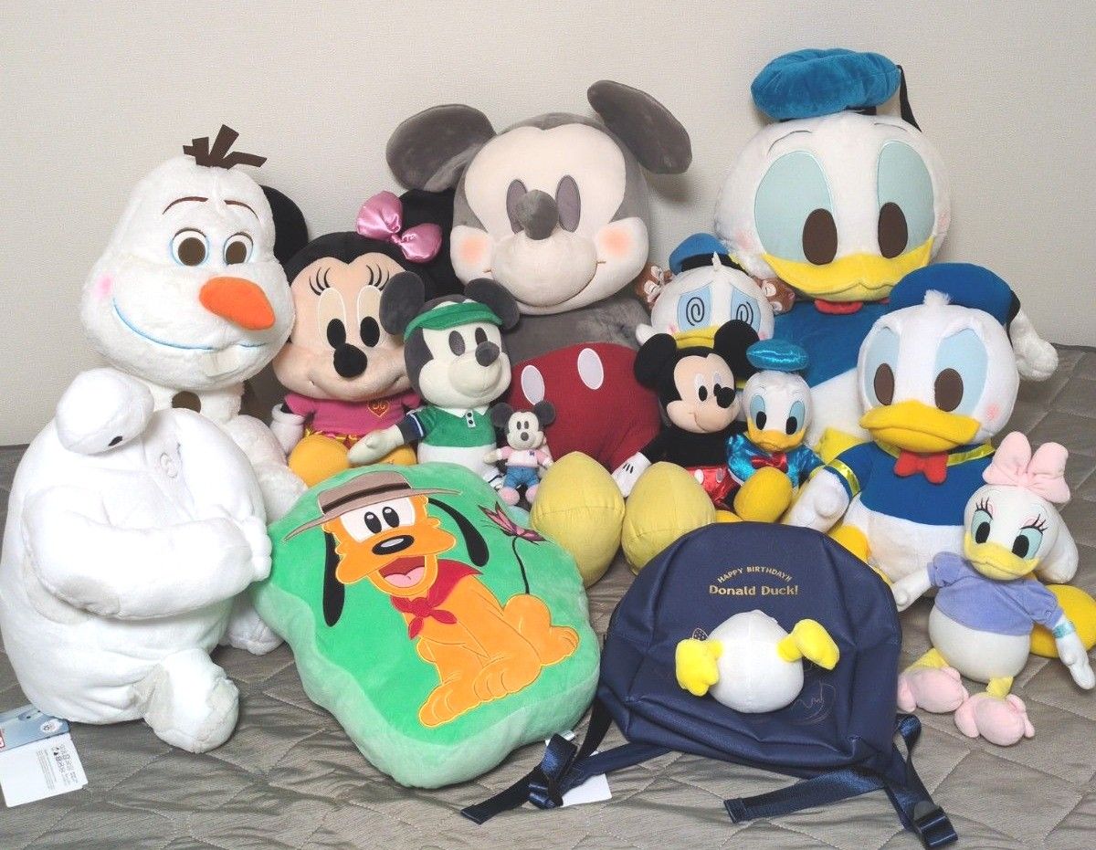 ★DISNEY★新品☆ぬいぐるみ&クッション&リュック☆13点SETまとめ売り ☆DISNEY☆新品☆ぬいぐるみ&クッション&リュック☆13点SET
