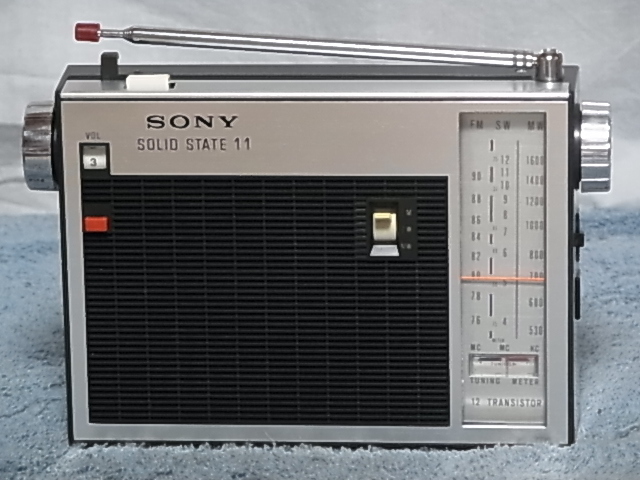 名作 SONY 【TFM-110(F)】 アンティークラジオ 中古再生品です FM76