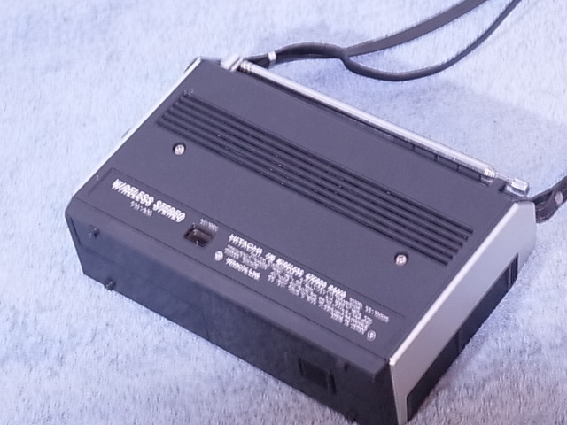 日立 HITACHI 【KS-1000W)】 美品です FM/MW 2バンド ポータブル 日立 HITACHI 【KS-1000W)】 美品です FM/MW 2バンド ポータブル