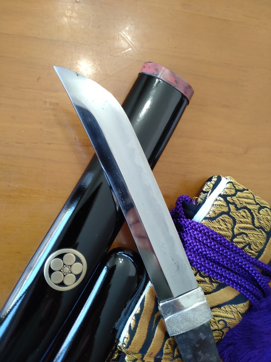 残欠の切っ先部です。合法サイズ、刃面は光沢があり直波紋が見えます。竹細工刀の材料 日本刀短刀 在銘(則宗)刃長14.9cm合法サイズ刃面は光沢があり