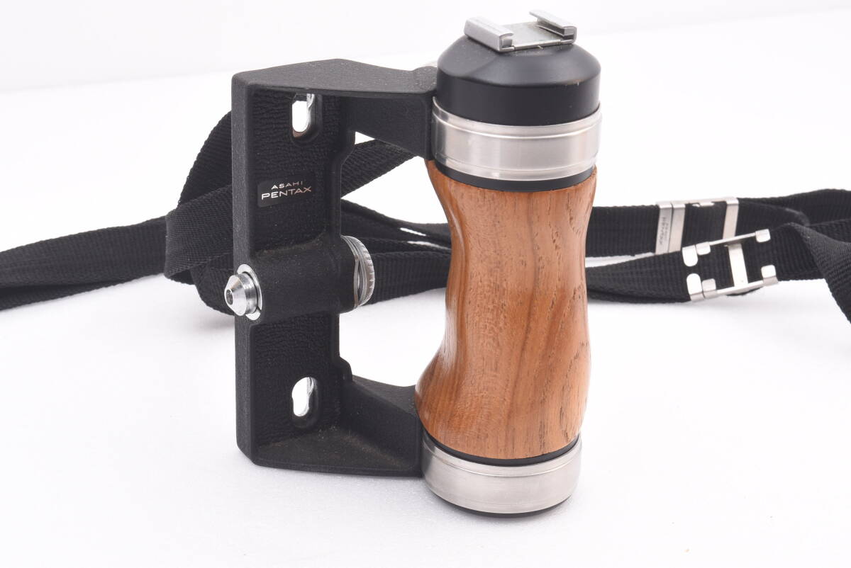 【完動品】ASAHI PENTAX 6×7 木製グリップ　ストラップ付き 6x7・ 67用 木製グリップ PENTAX ペンタックス | 近江寫眞機店
