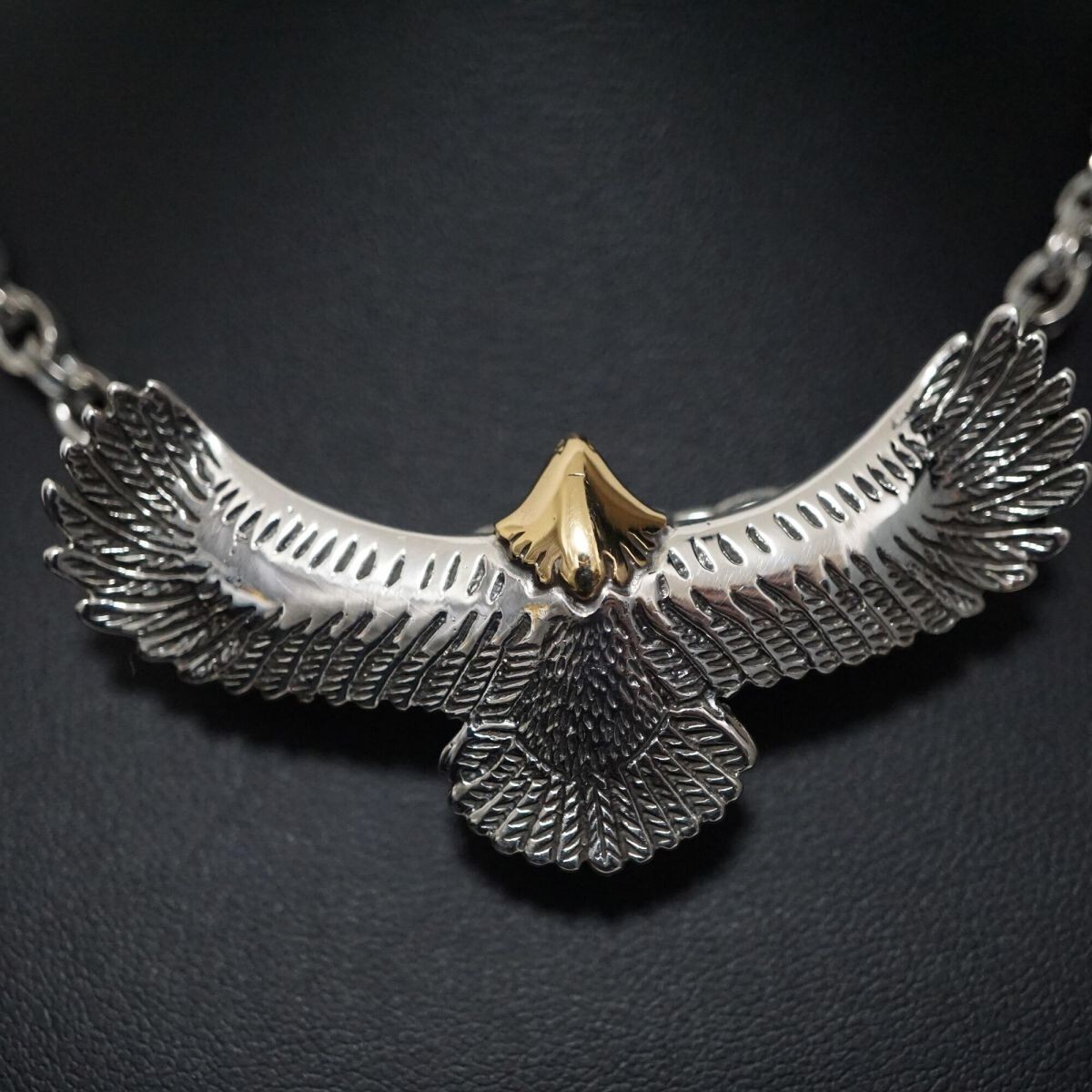 ウエダジュエラー フクロウモチーフ ジェイダイト(翡翠)3.24ct サファイア 計0.62ct ダイヤモンド 0.02ct 18金 ブローチ