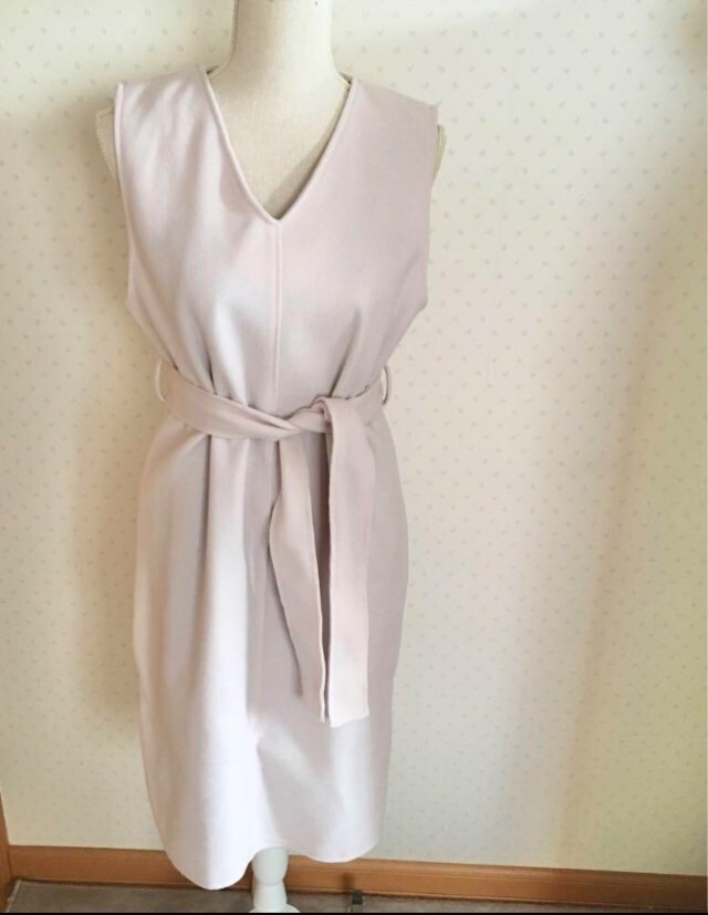 美品】Diosfront ディオスフロントノースリーブ　ワンピース　S ウール 送料無料 ロングワンピース Vネック ベージュ_画像7