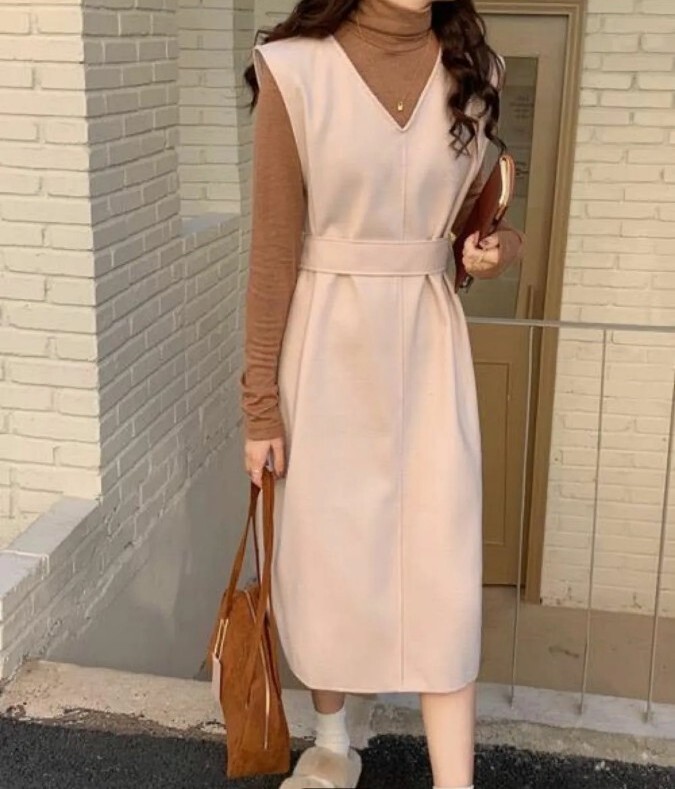 美品】Diosfront ディオスフロントノースリーブ　ワンピース　S ウール 送料無料 ロングワンピース Vネック ベージュ_画像4