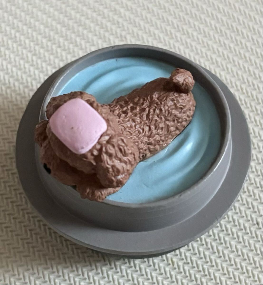 ★ただいま入浴中 湯めぐり旅 トイプードル フィギュア 中古 看板無し_画像3