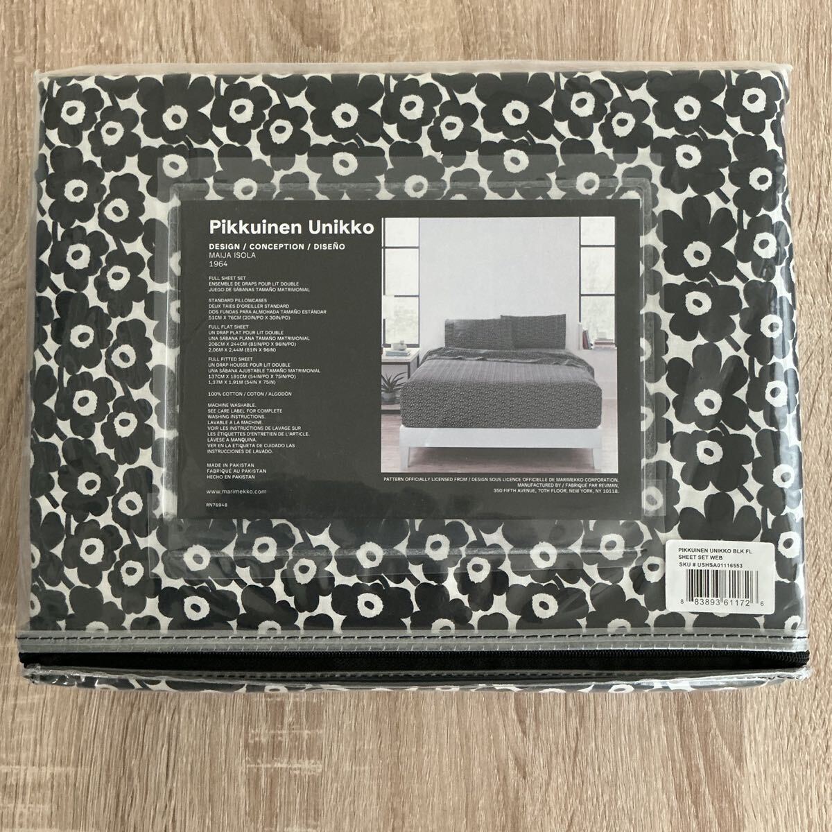 【未使用】マリメッコ Pikkuinen Unikko フルサイズ シーツセット 未使用】マリメッコ Pikkuinen Unikko フルサイズ シーツセット