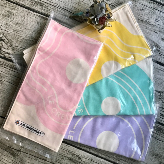 台湾 ルクルーゼ カトラリー ポケット付 ランチョンマット 4種セット 台湾 ルクルーゼ カトラリー ポケット付 ランチョンマット 4種