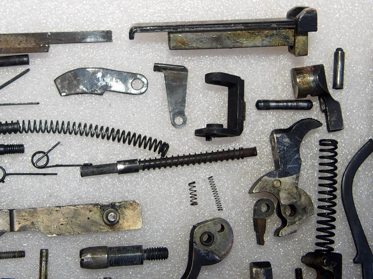 CMC ワルサーP38 部品 MJQ ワルサーP38 SVW44 MGC CMC 極希少珍品 内部パーツ他
