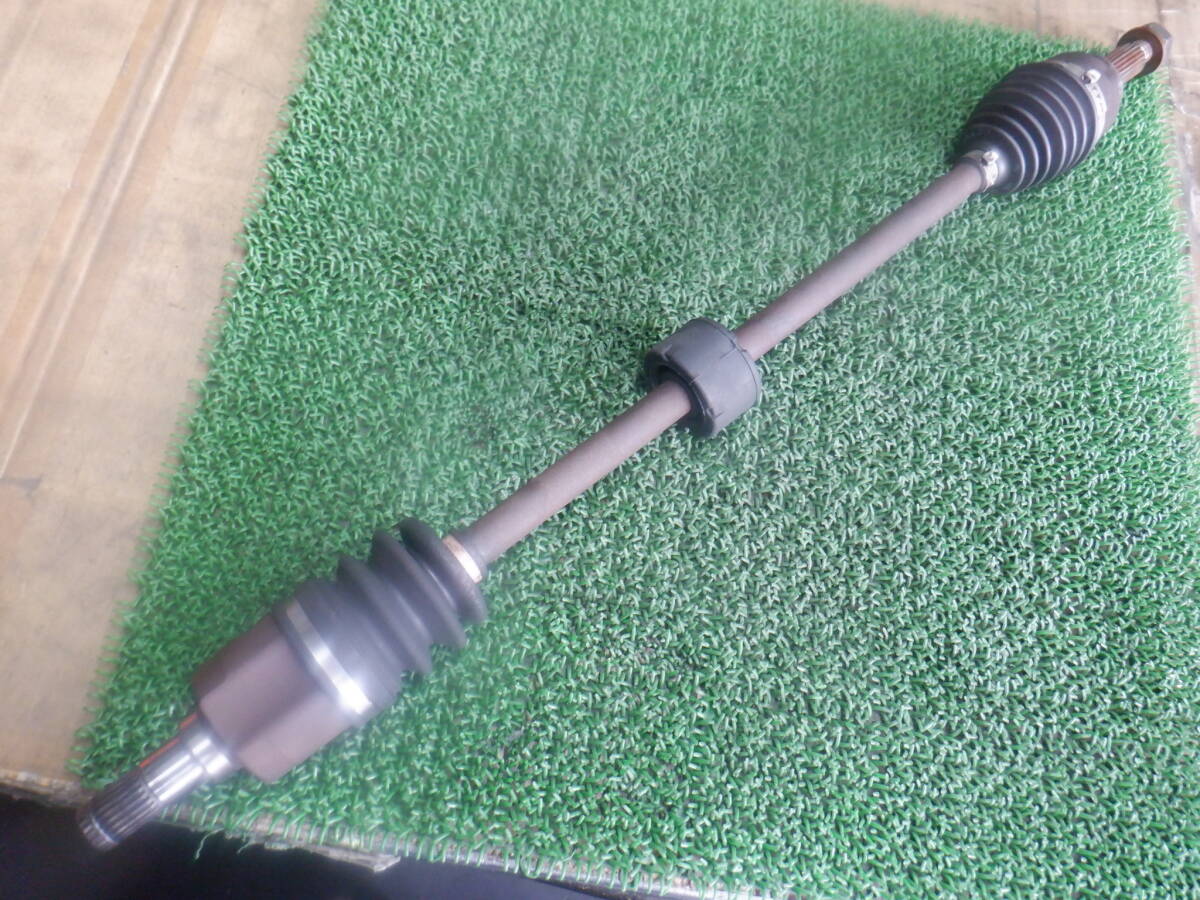 ワゴンＲ（ＭＨ２１Ｓ）右フロントドライブシャフト ２ＷＤ ４速ＡＴ ＡＢＳ無用 ４４１０１－５８ＪＢ０ ８４５６７キロの画像1