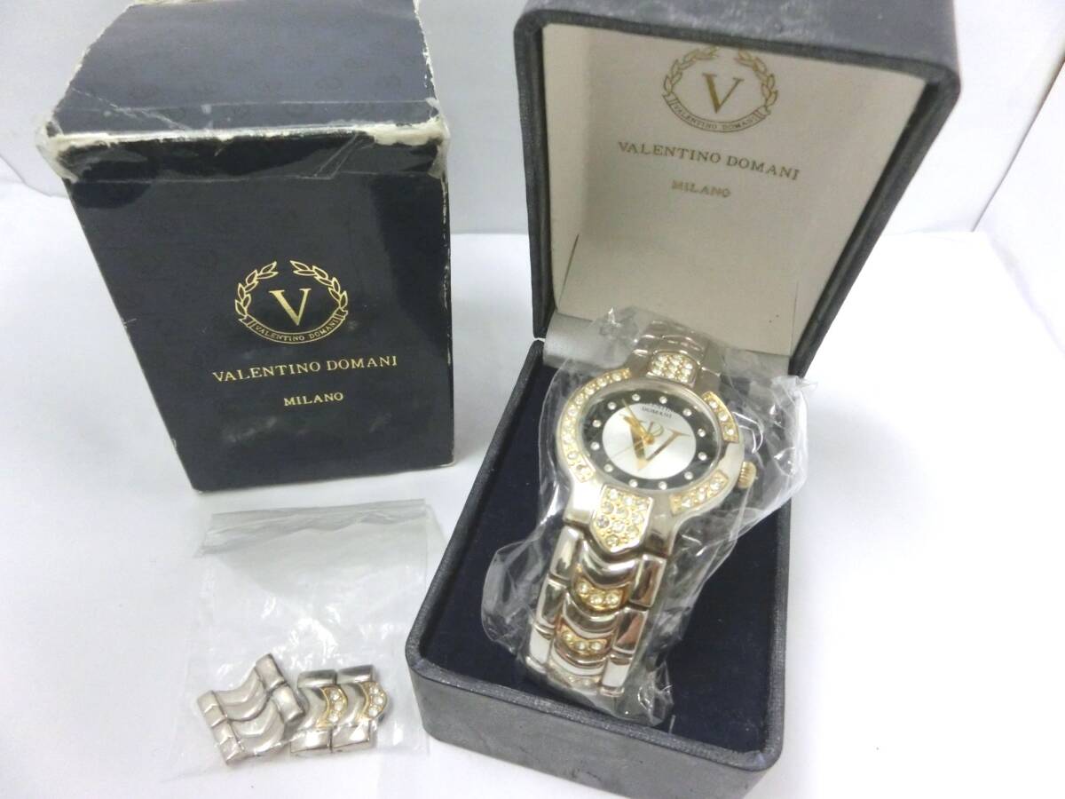 ♪♪80016 現状品 VALENTINO DOMANI バレンチノドマーニ VD-1020 クォーツ ラインストーン 腕時計♪♪