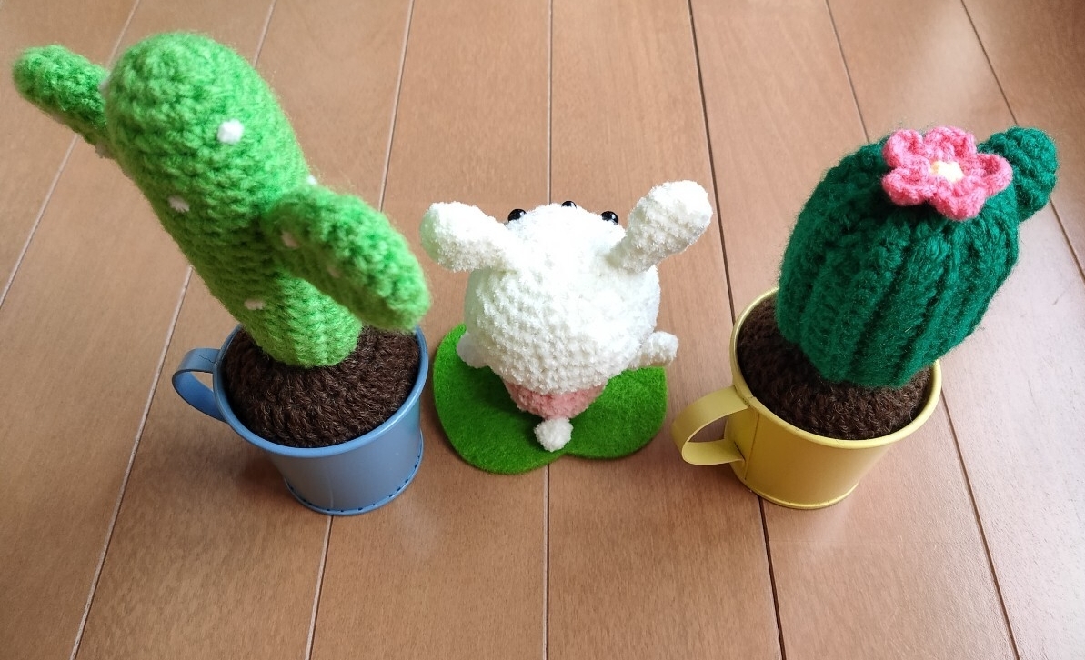 あみぐるみ ハンドメイド サボテン うちわサボテン うさぎ 手編み 飾り ぬいぐるみ 施設 _画像5