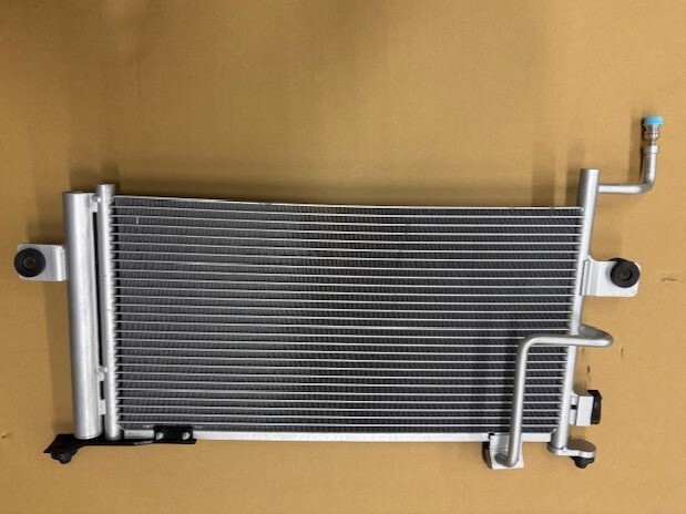 ロードスター コンデンサー NB6C・NB8C N053-61-480E 未使用品 難有り_画像2