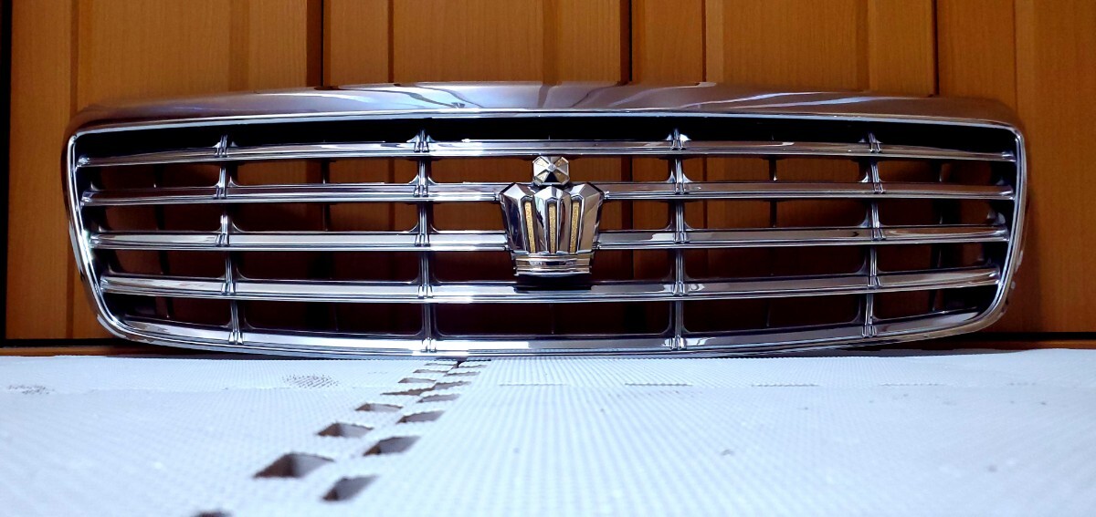 ★送料無料★　美品　18系　前期　クラウン　ロイヤル　純正フロントグリル　フルメッキ加工　破損無し_画像3