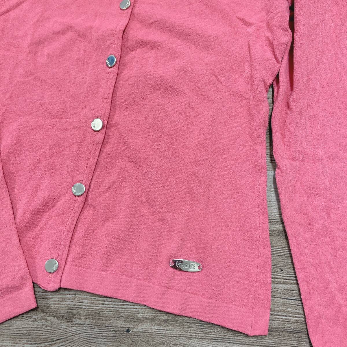 高級感 VERSACE ヴェルサーチ キッズ 長袖 カーディガン トップス 120cm相当 ピンク ヴェルサーチェ ニット イタリア製 スナップボタン_画像4