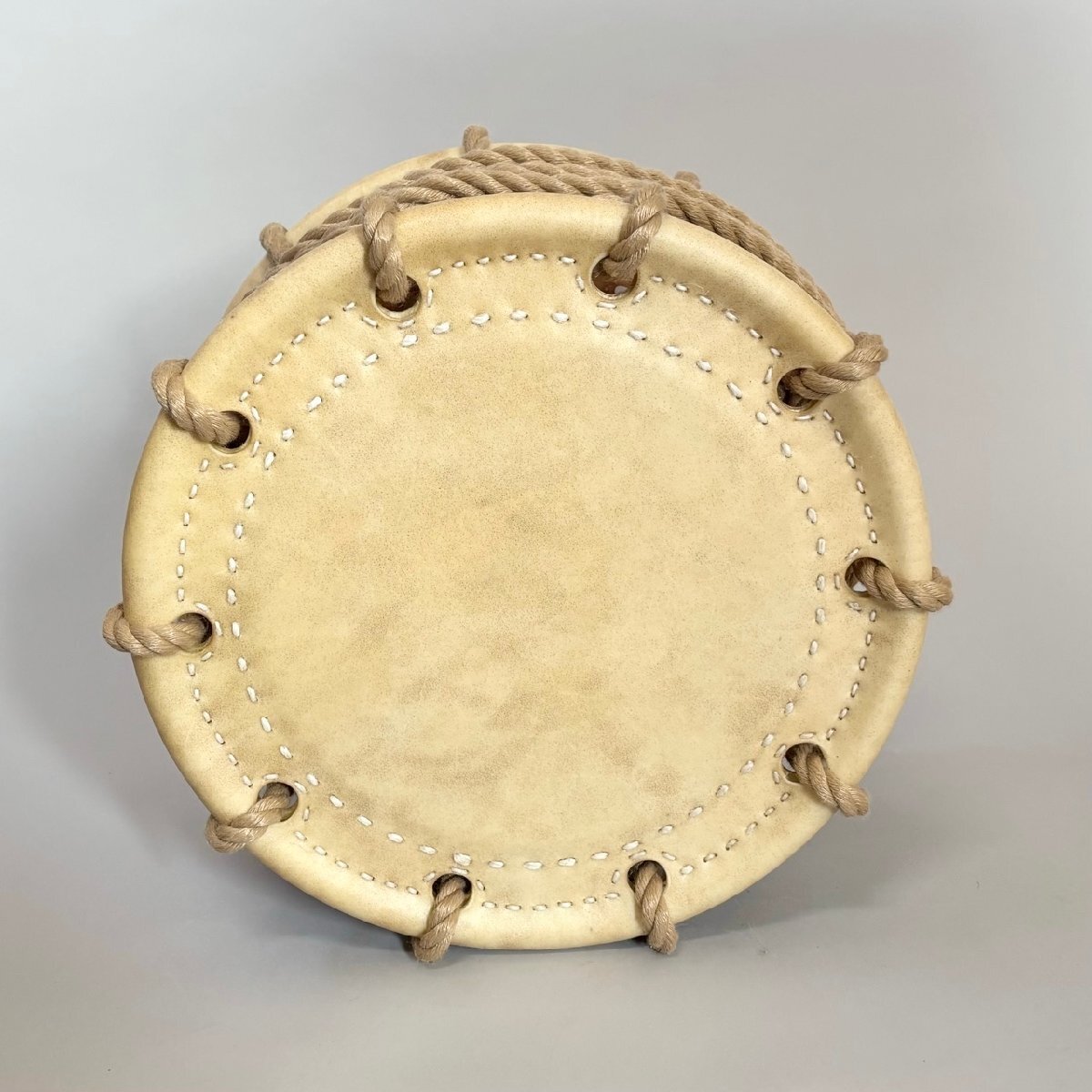 締太鼓四丁掛　目有材胴　ひも締め