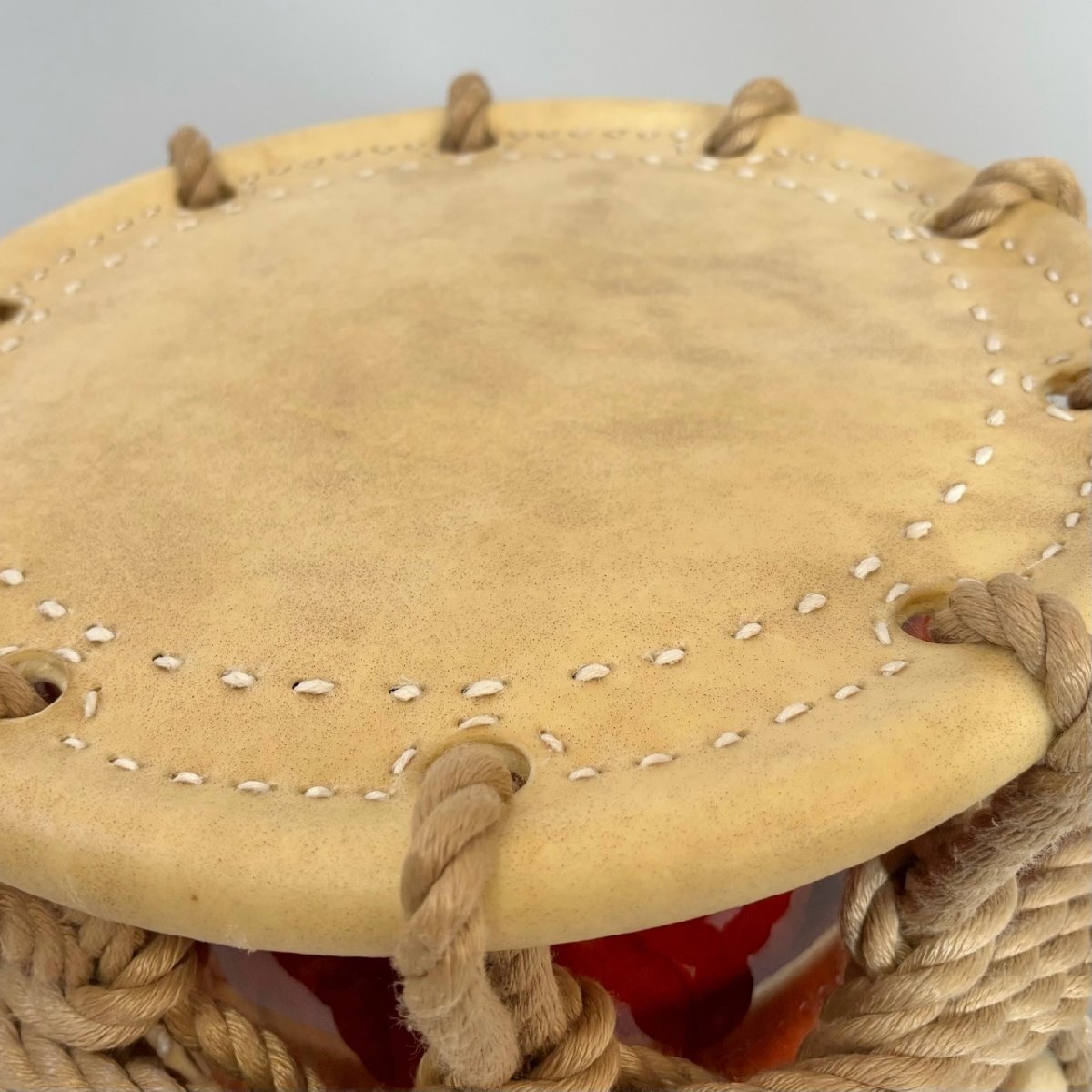 締太鼓四丁掛　目有材胴　ひも締め