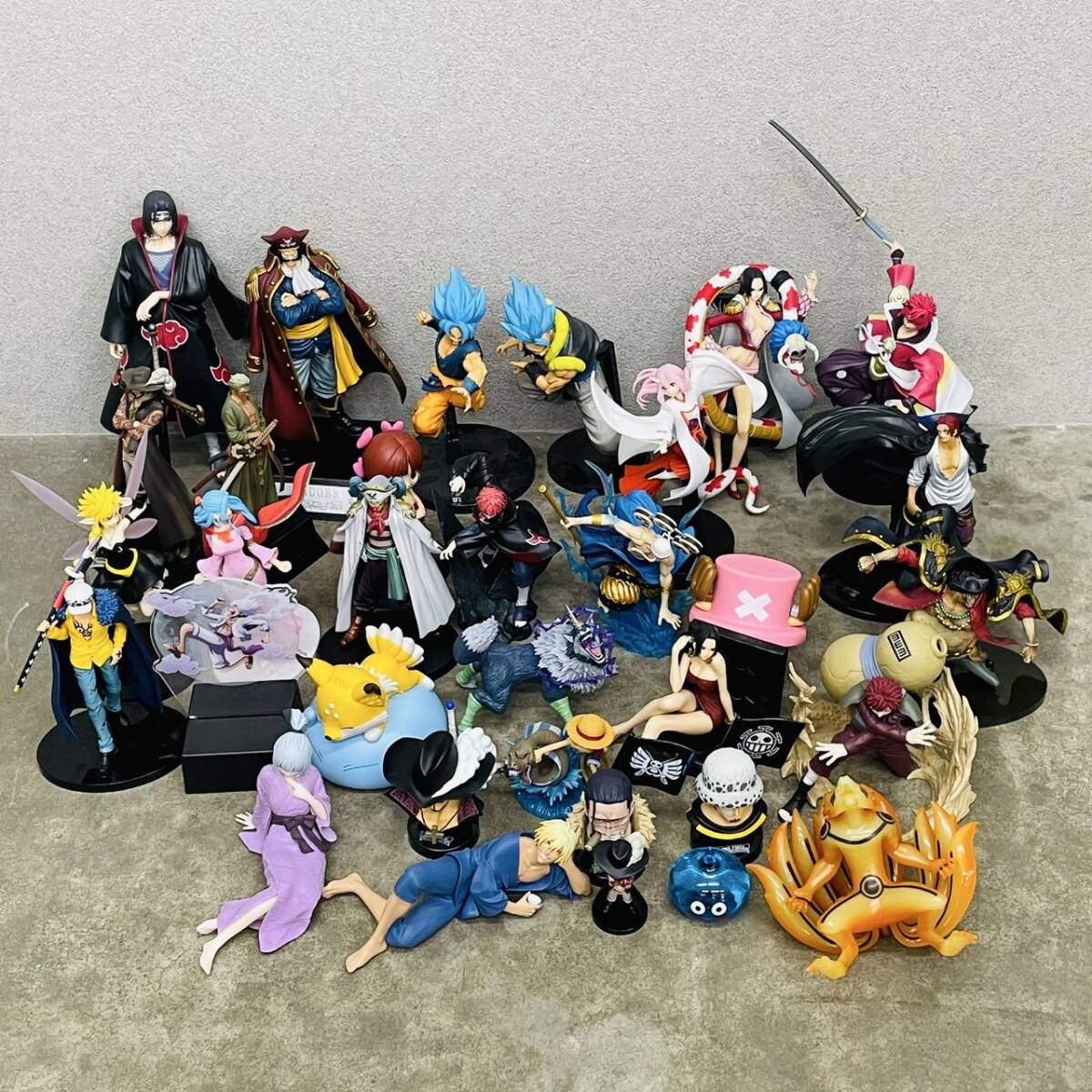 プライズ フィギュア 32点 まとめ ドラゴンボール ワンピース ナルト 他 箱なし】 中古 プライズ フィギュア まとめ 約30個 セット A