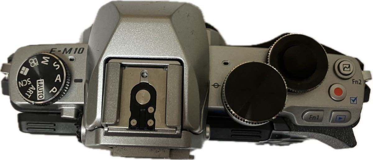 ★ストラップ 充電器付 極上美品★ オリンパス OLYMPUS OM-D E-M10 ボディ #21370861