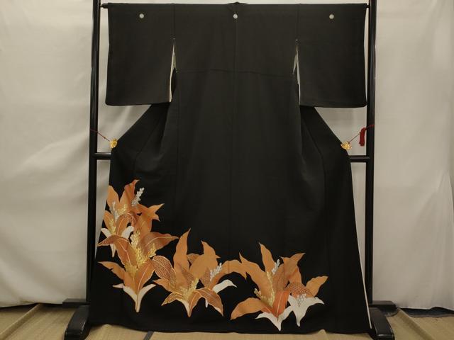 平和屋着物■豪華黒留袖　駒刺繍　草花文　金銀糸　正絹　逸品　AAAY4011ru_画像1